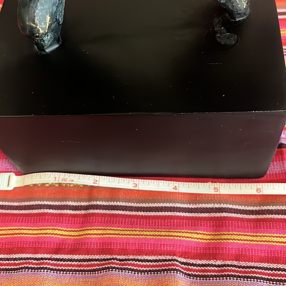 Holding Hands/Interlocking Pinky Fingers Sculpture - Picture 6 of 10